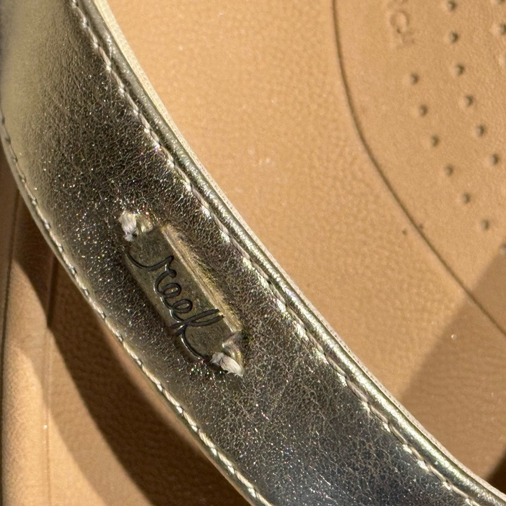 Reef Metallic Gold Sandals with ❤️ Heel Cushion and Arch Support - Picture 6 of 8